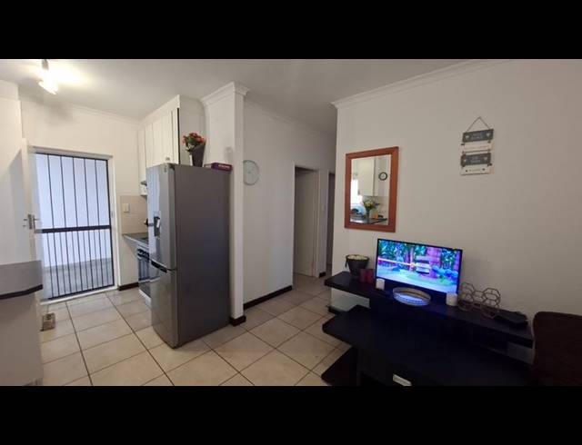 2 BEDROOM HOUSE FOR SALE IN VICTORIA PARK